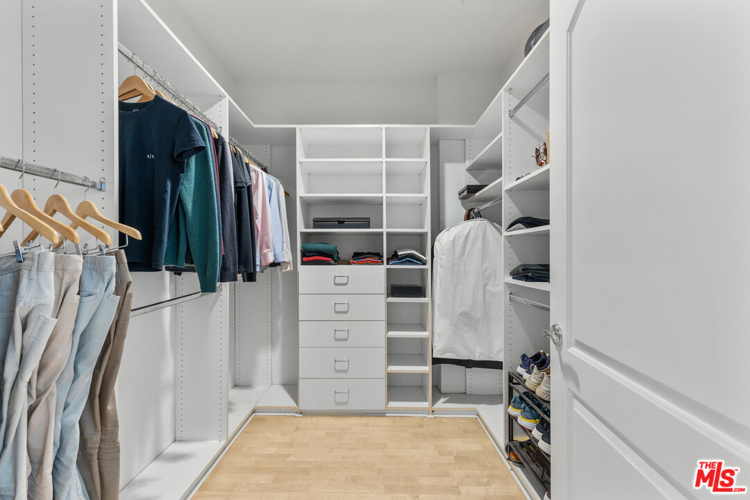 11932 Goshen Ave Unit: 102