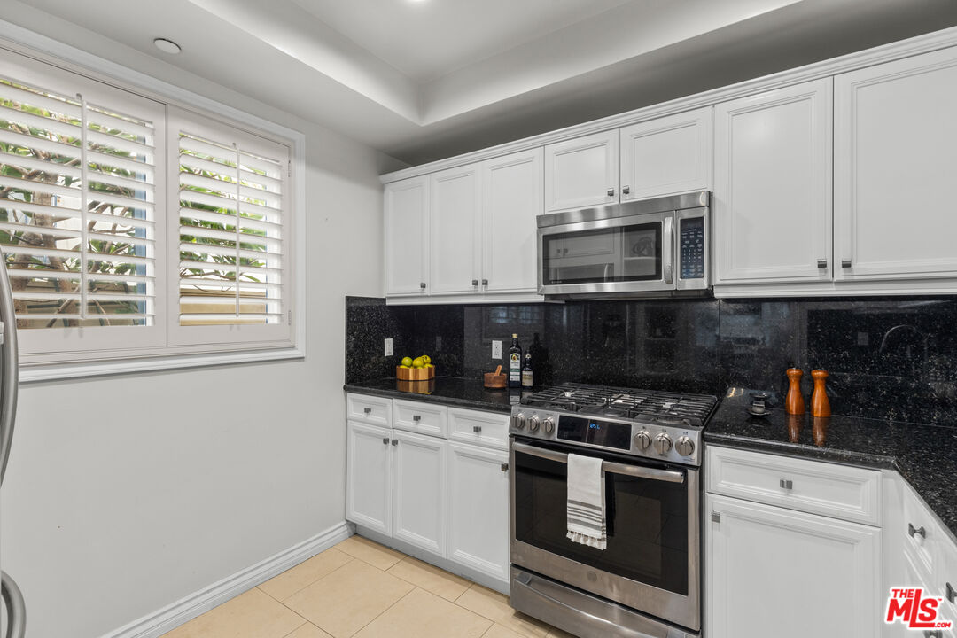 11932 Goshen Ave Unit: 102