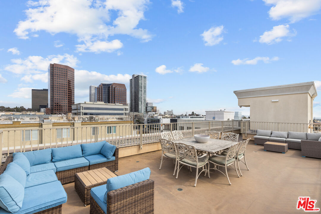 11932 Goshen Ave Unit: 102