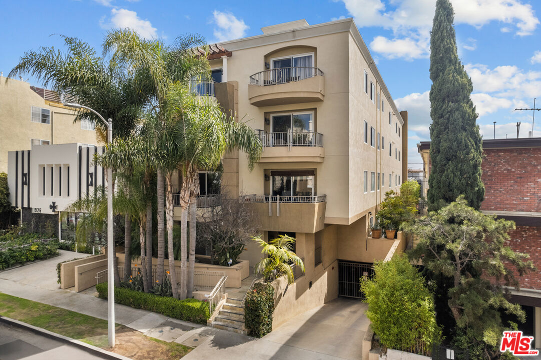 11932 Goshen Ave Unit: 102