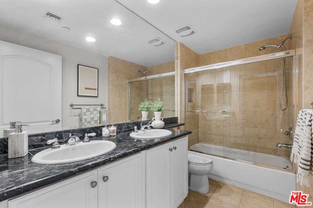 11932 Goshen Ave Unit: 102