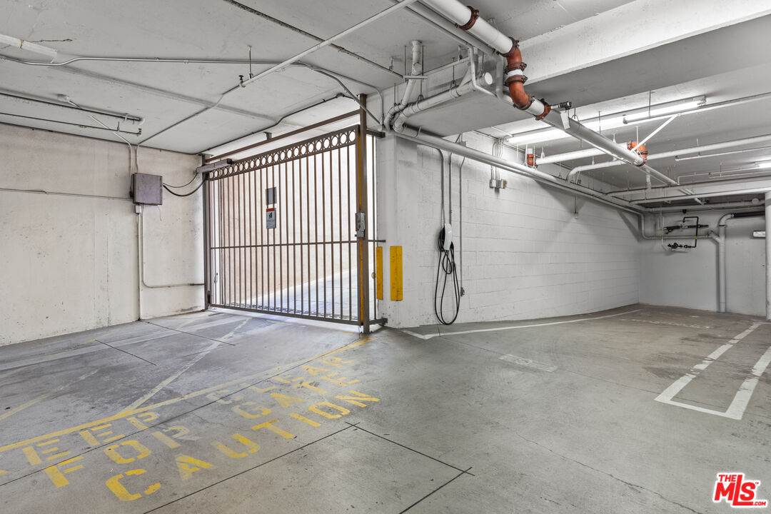 11932 Goshen Ave Unit: 102