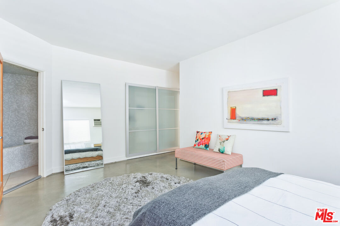 11906 Gorham Ave Unit: 1