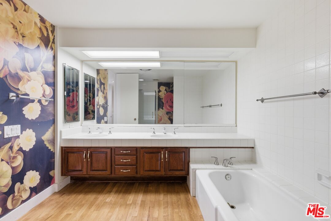 211 S Spalding Dr Unit: 107N