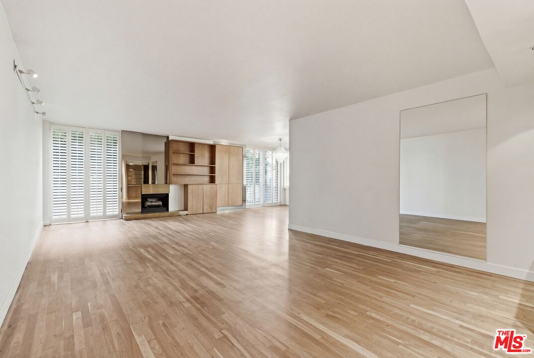 211 S Spalding Dr Unit: 107N