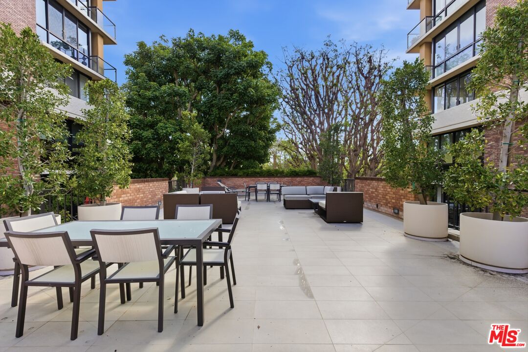 211 S Spalding Dr Unit: 107N