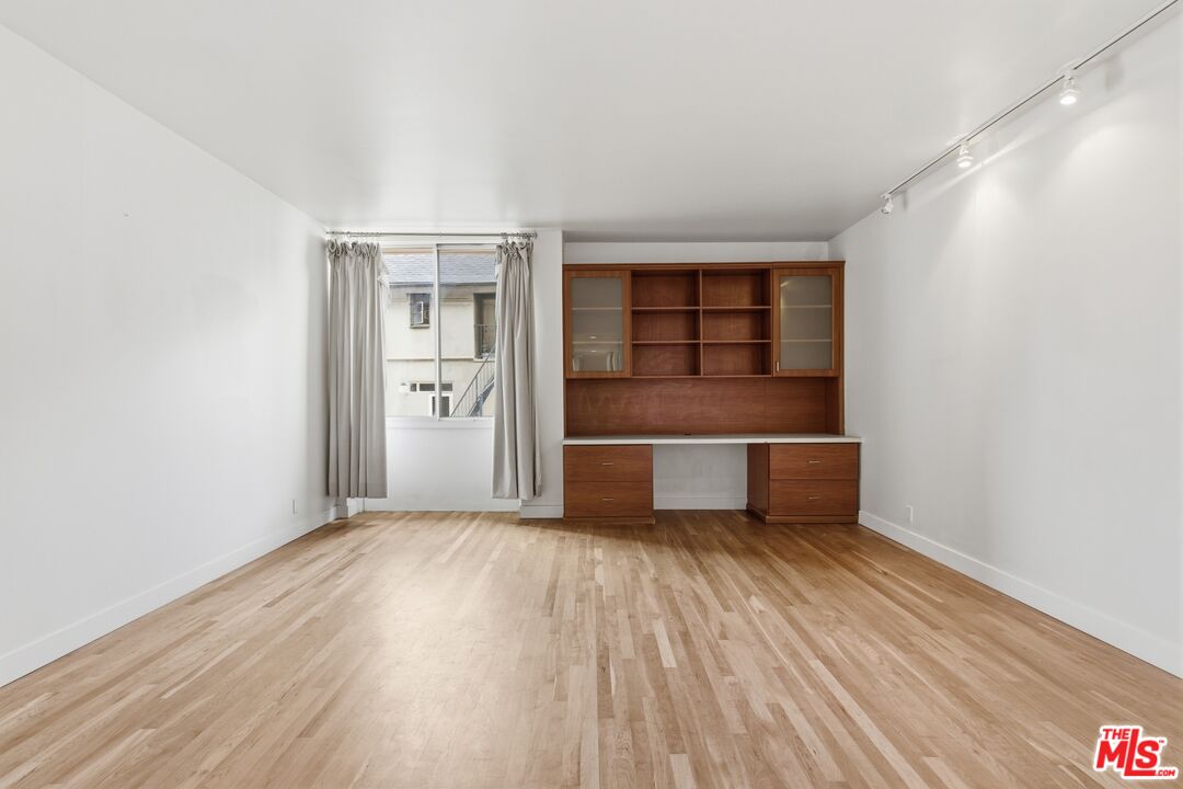 211 S Spalding Dr Unit: 107N