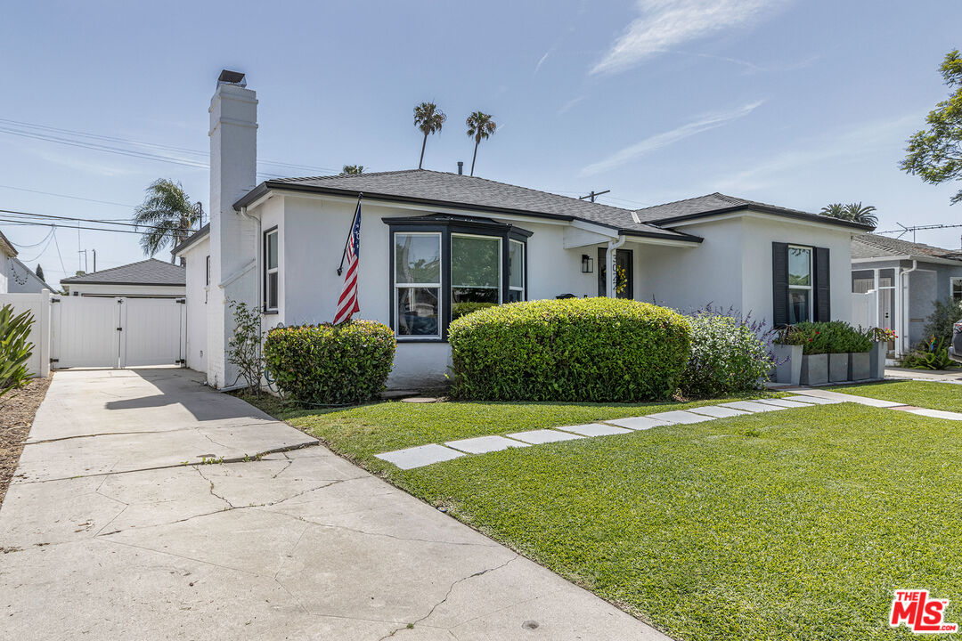 3022 S Beverly Dr