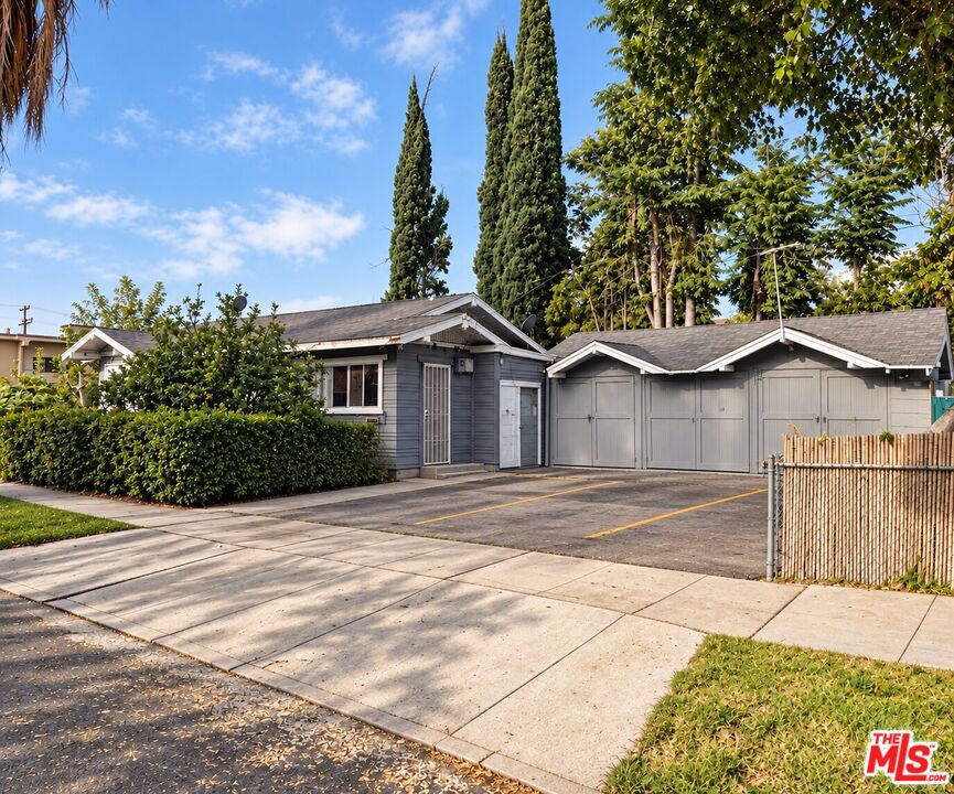 6411 Willis Ave