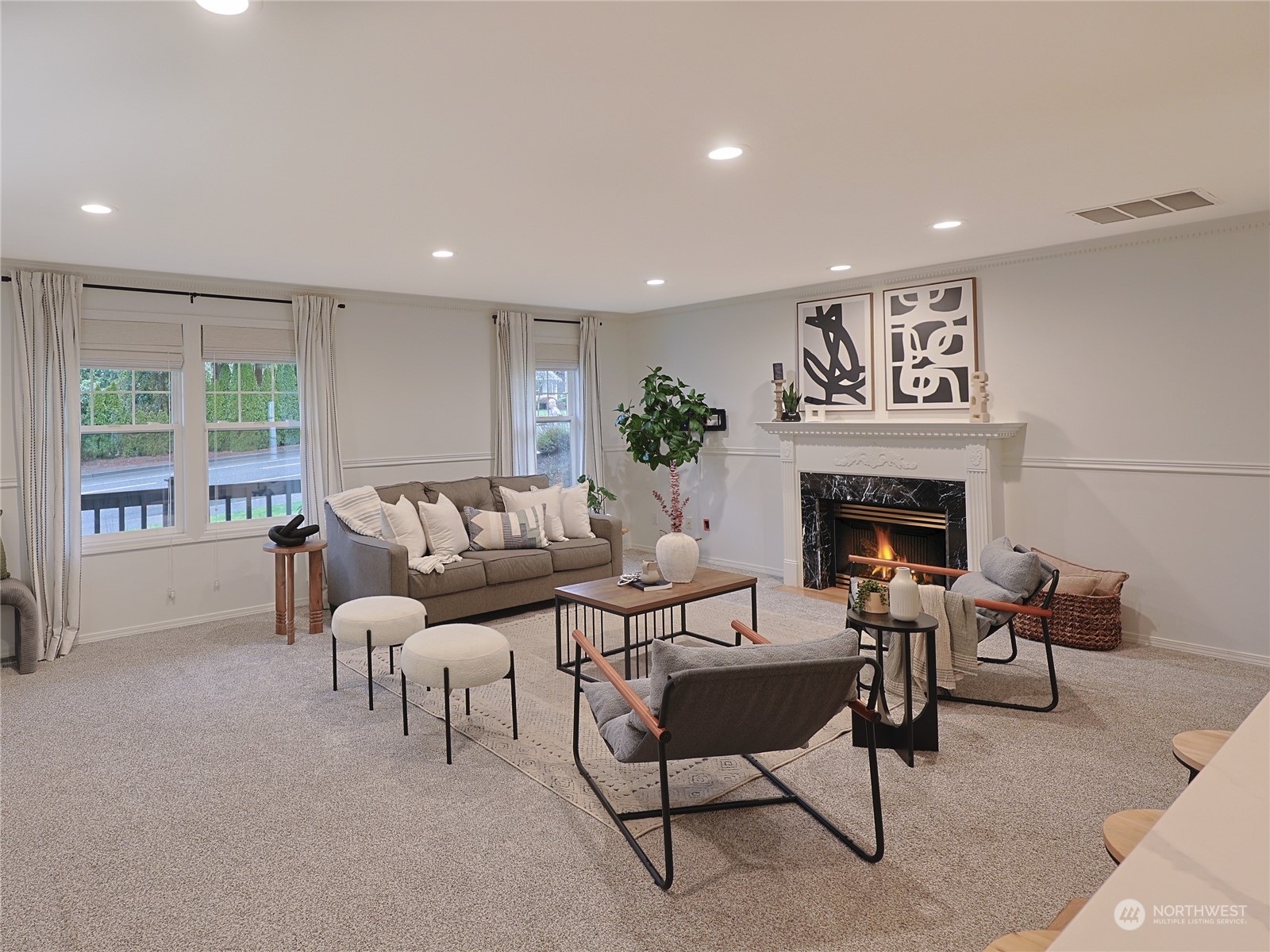 3420 East Broadway St