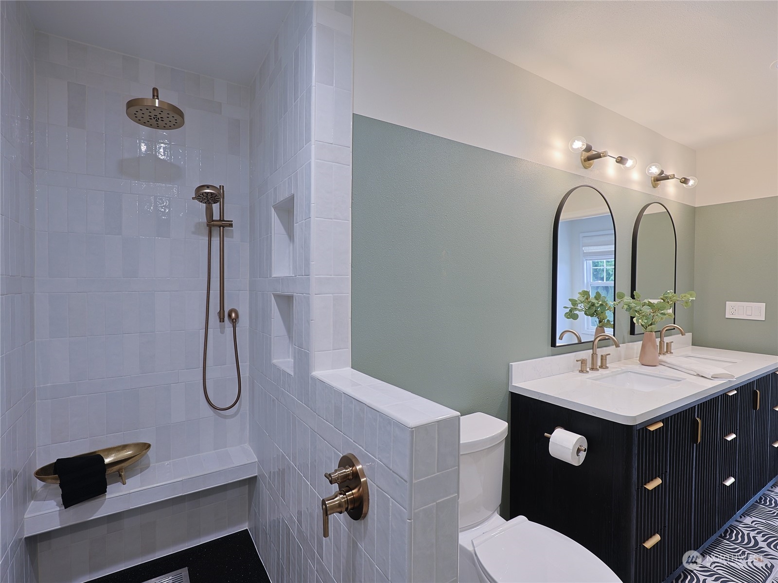 3420 East Broadway St