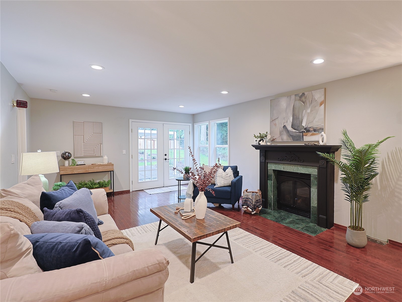 3420 East Broadway St