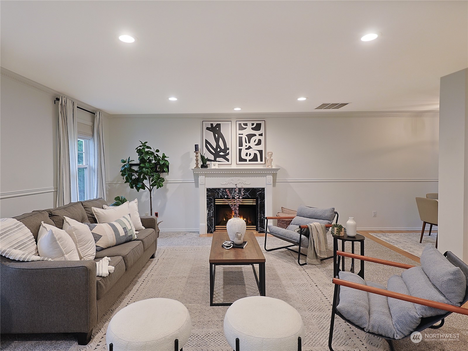 3420 East Broadway St