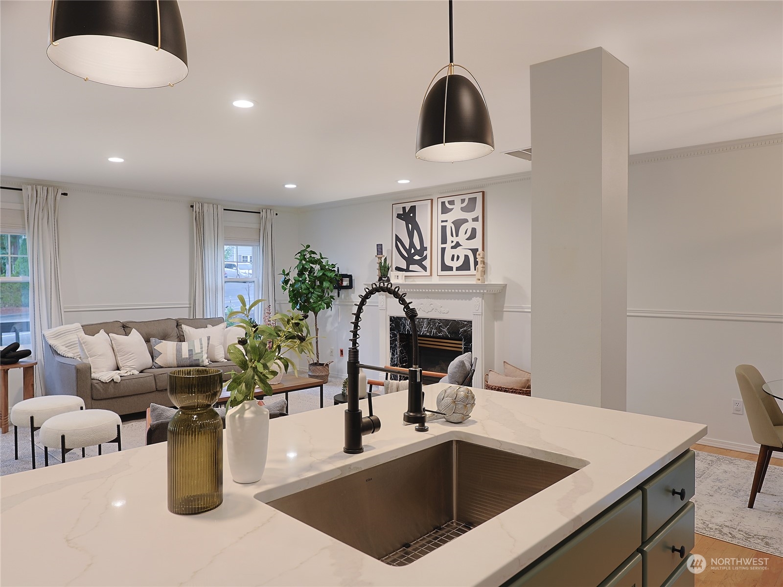 3420 East Broadway St