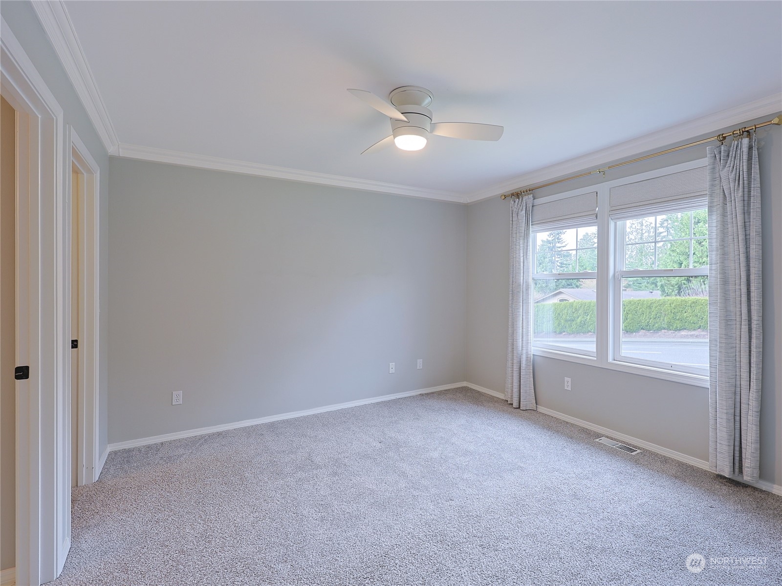 3420 East Broadway St