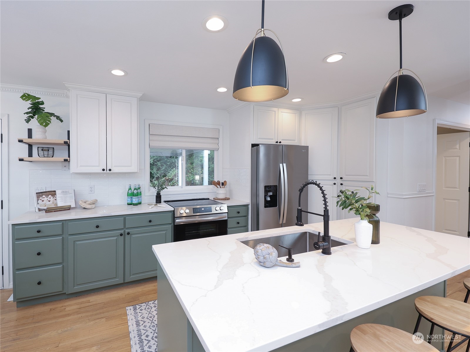 3420 East Broadway St