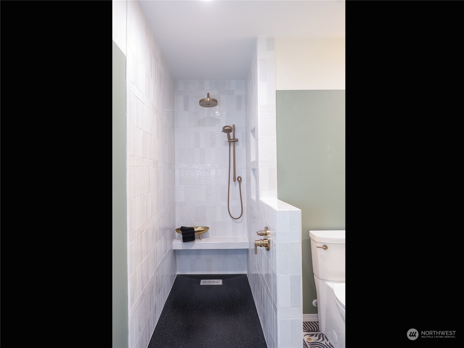 3420 East Broadway St