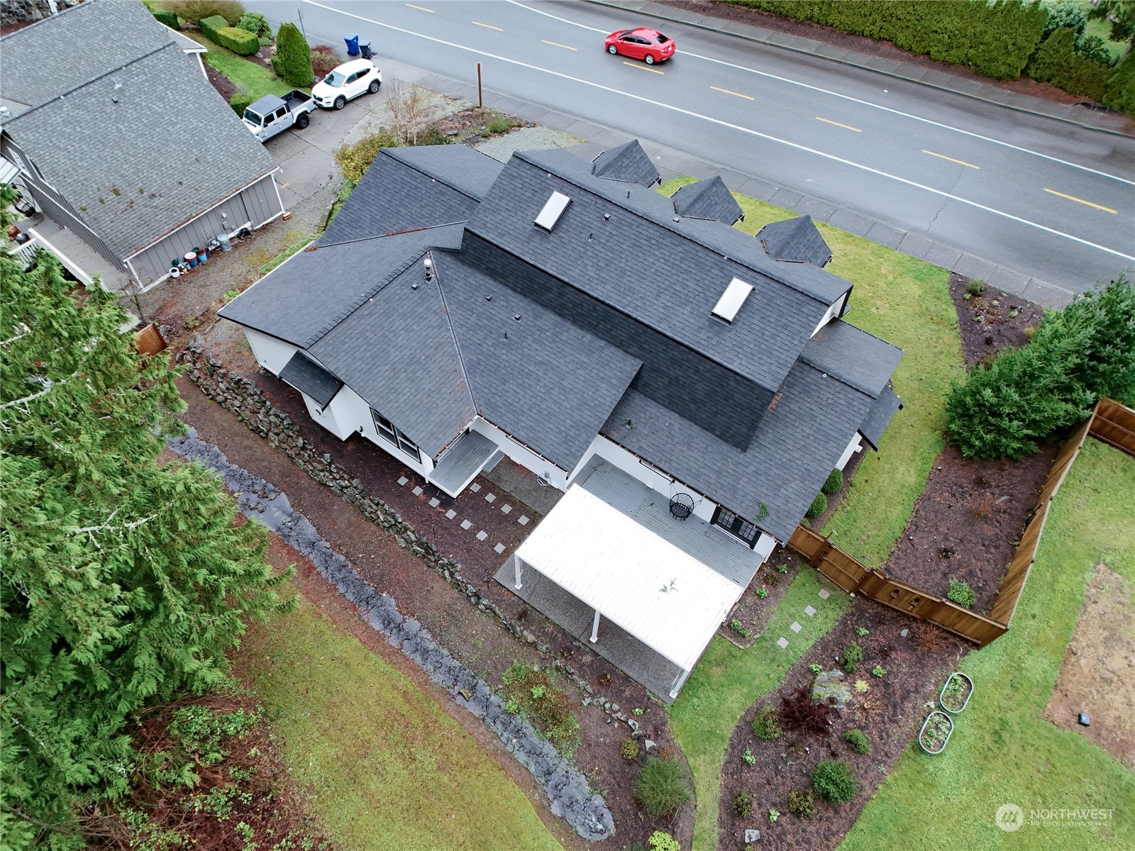 3420 East Broadway St