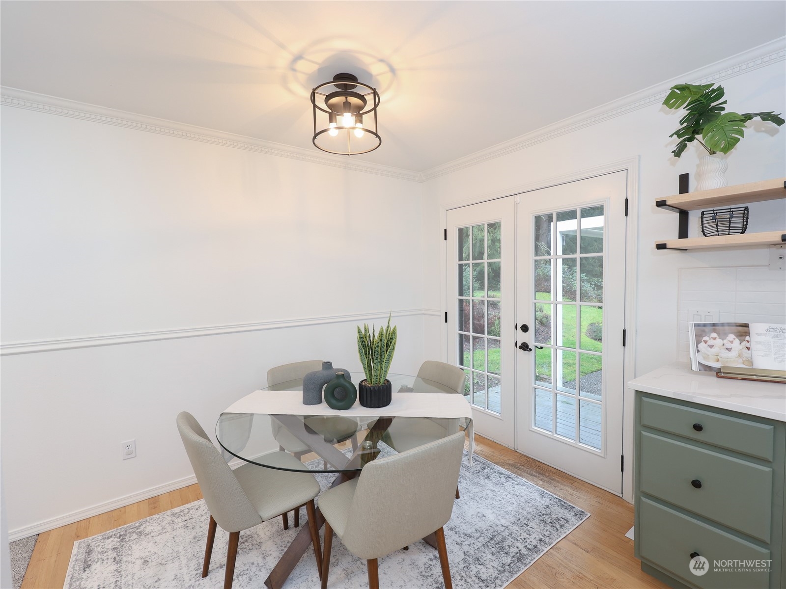 3420 East Broadway St