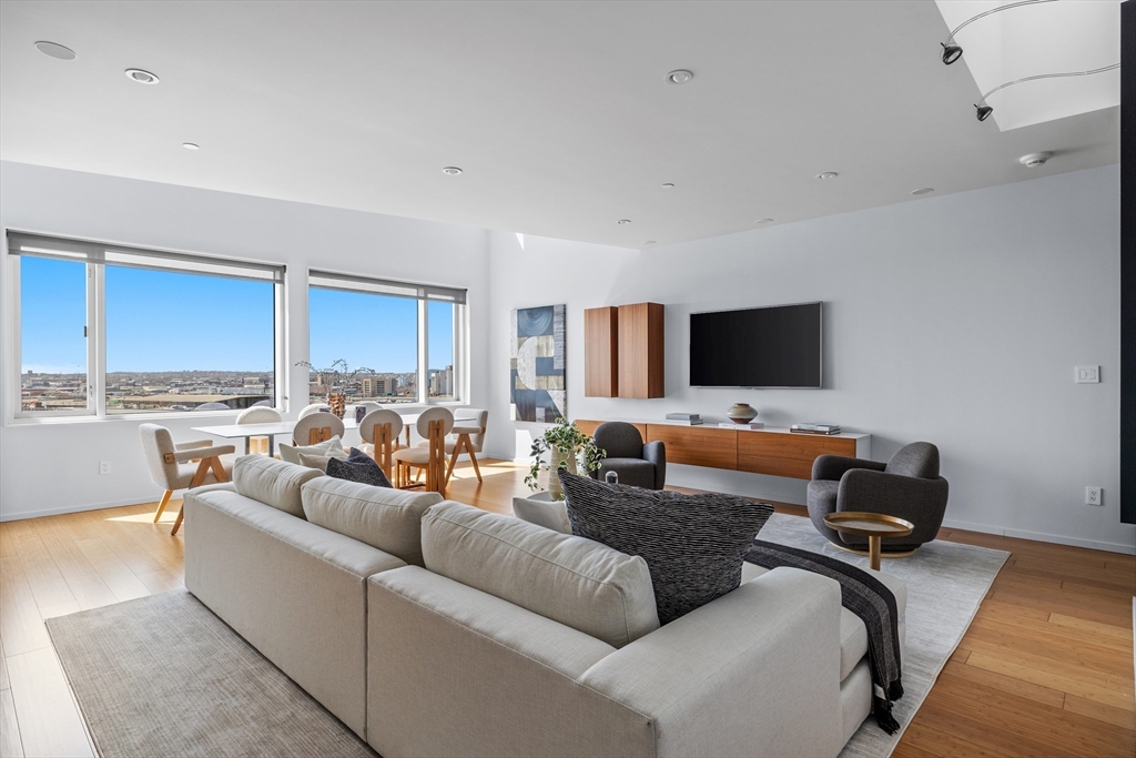 141 Dorchester Avenue # 812