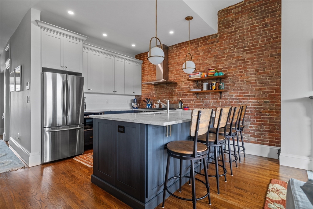 191 Saint Botolph St # 4