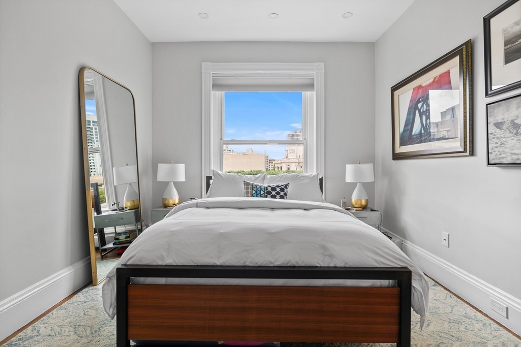 191 Saint Botolph St # 4
