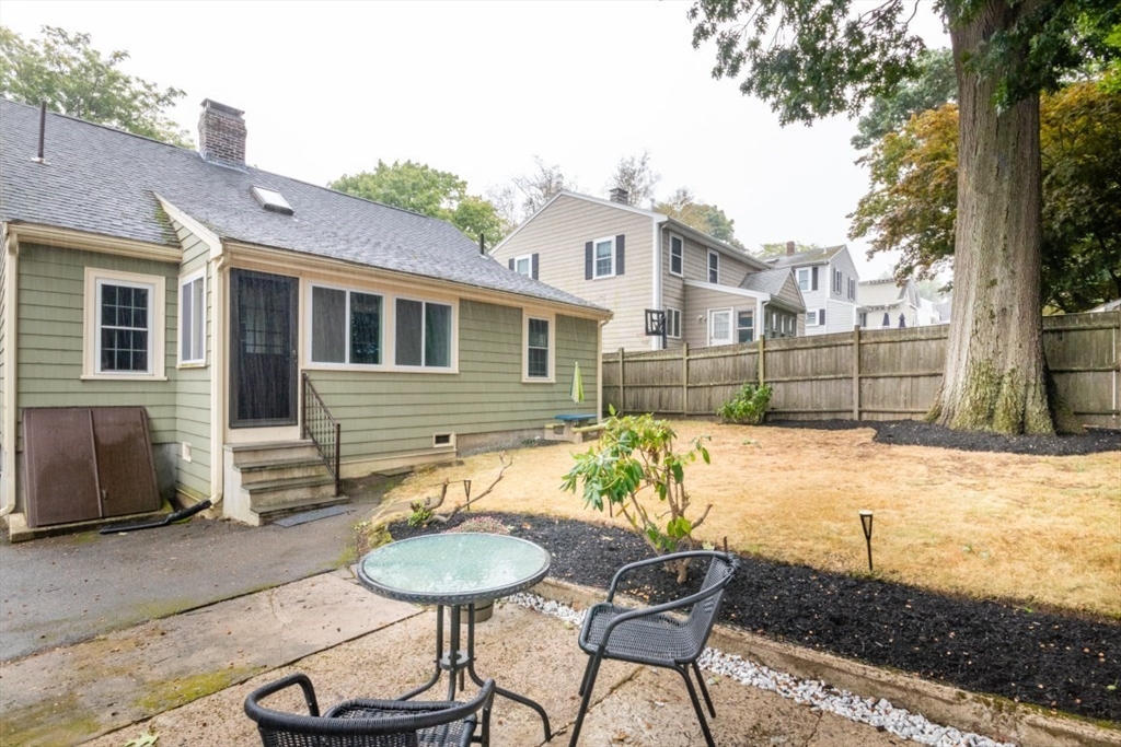 28 Pine Grove St