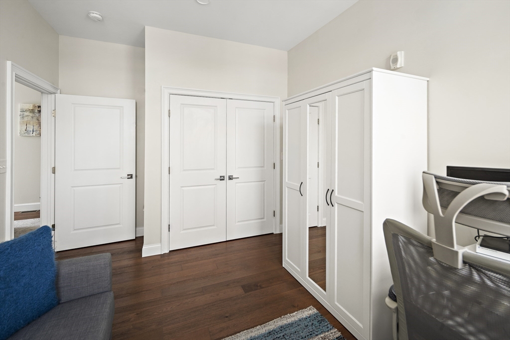 170 W Broadway # 407