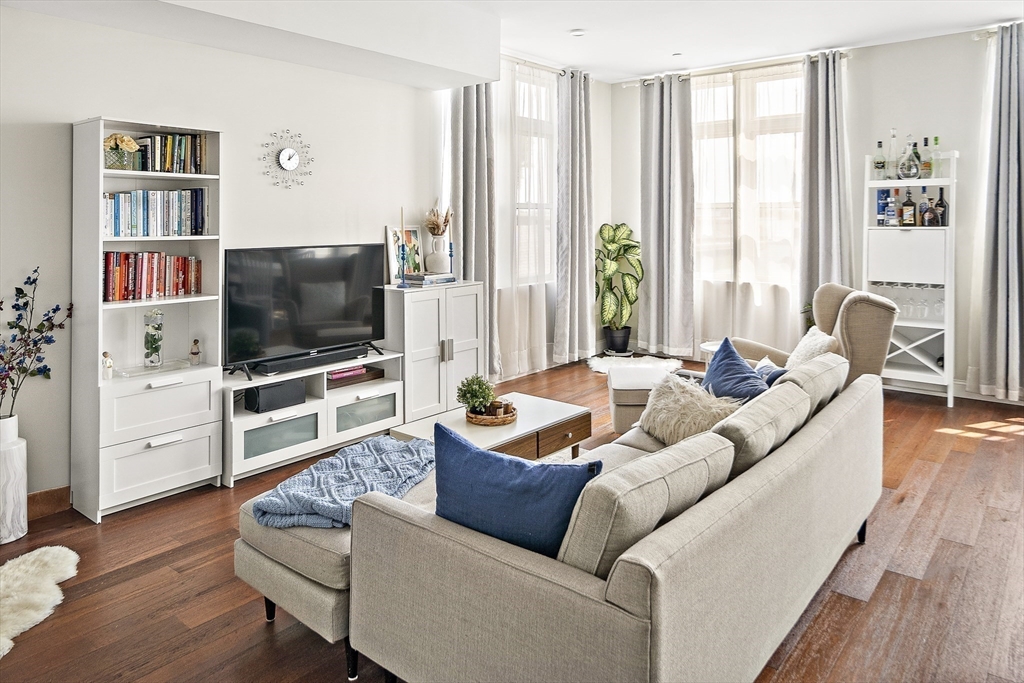 170 W Broadway # 407