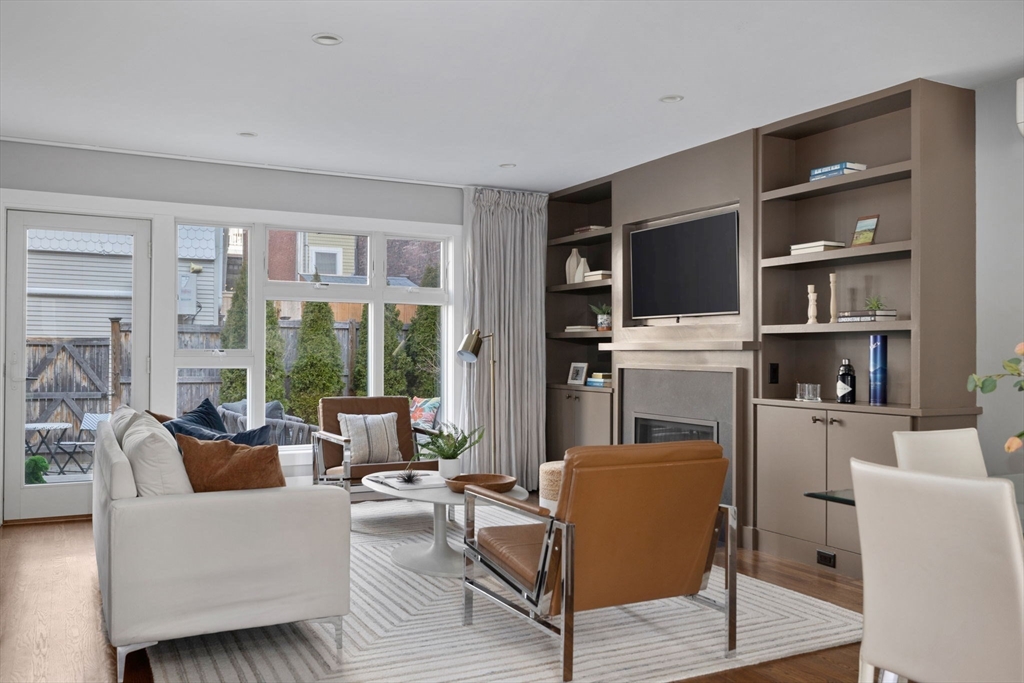 494 East 7th St