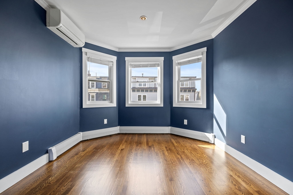 494 East 7th St