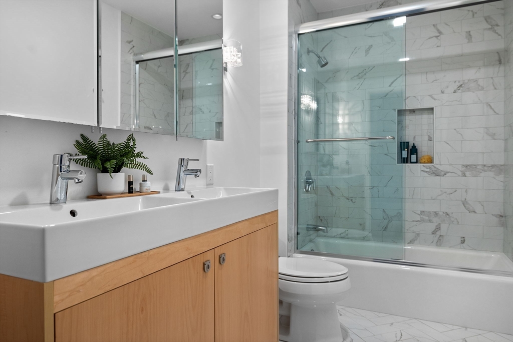 494 East 7th St