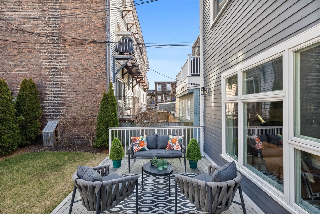 494 East 7th St