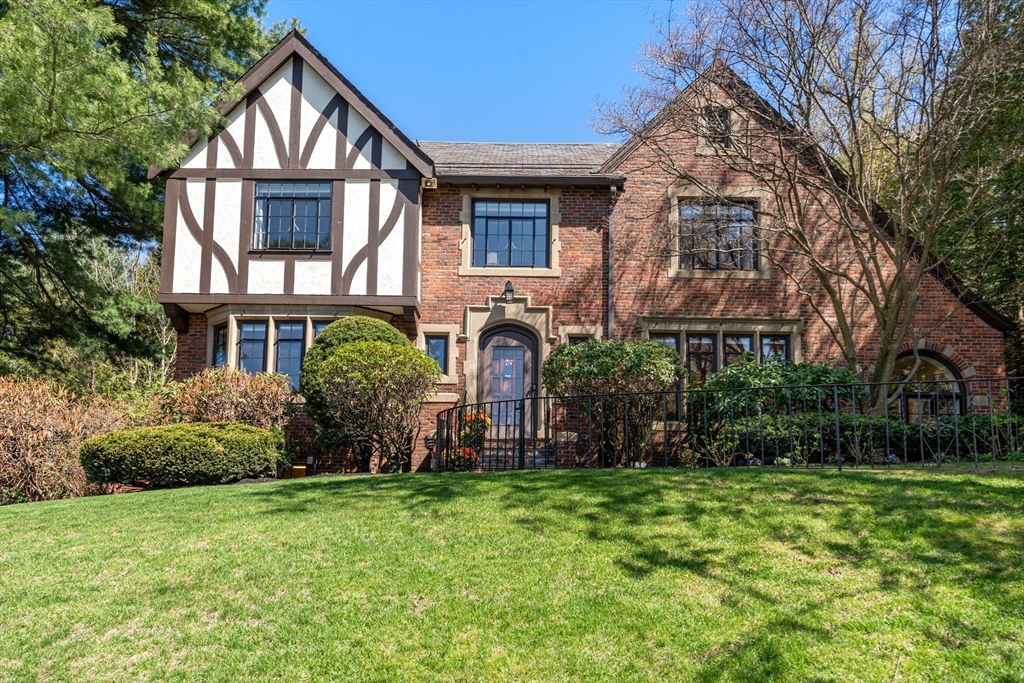 21 Woodchester Dr