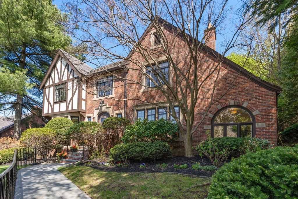 21 Woodchester Dr