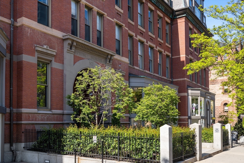 201 Newbury St # 308