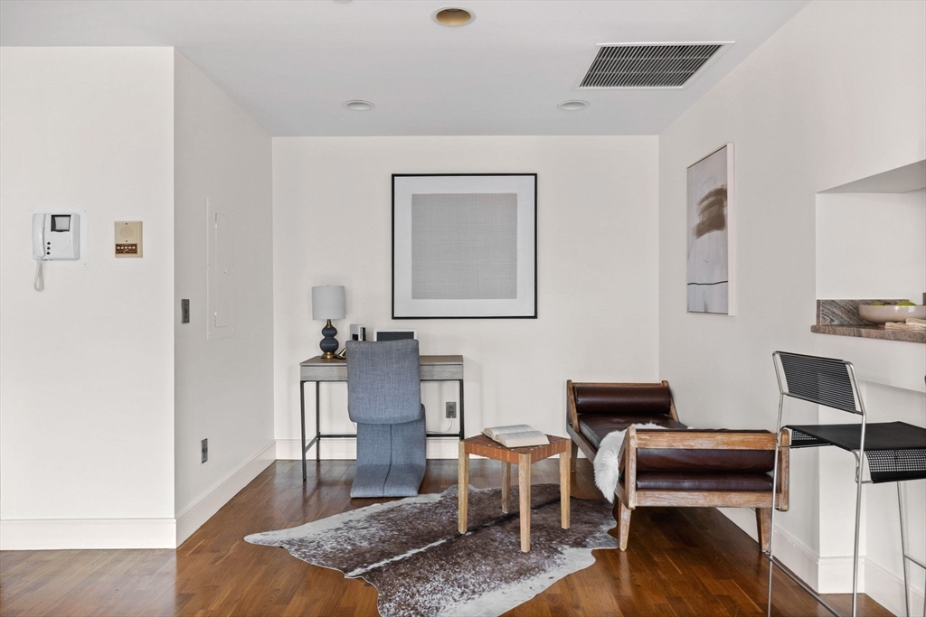 201 Newbury St # 308