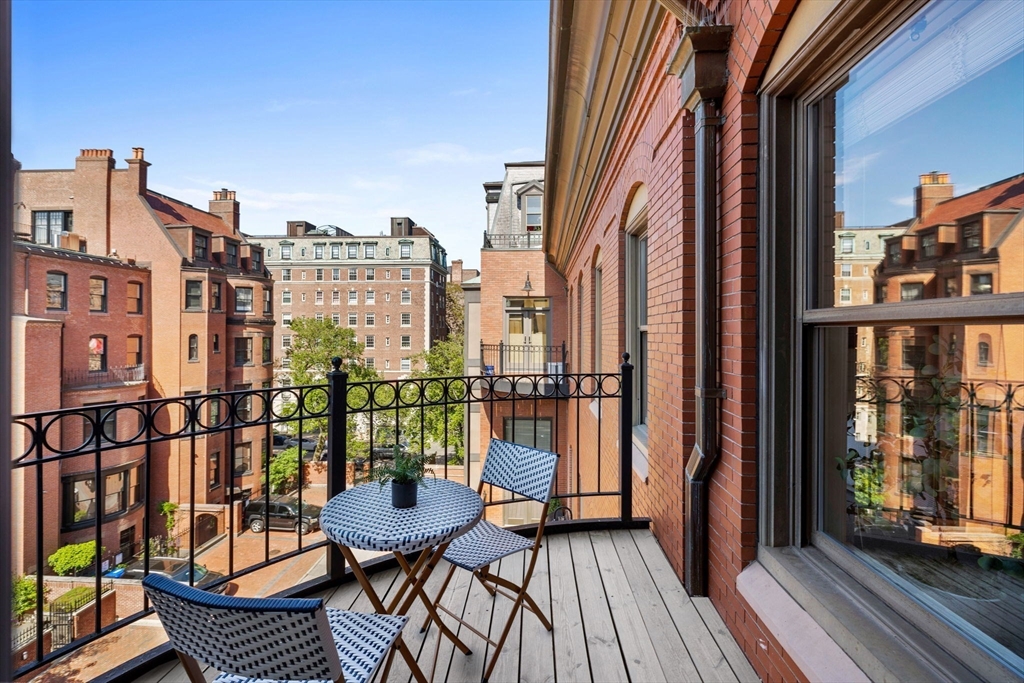 201 Newbury St # 308