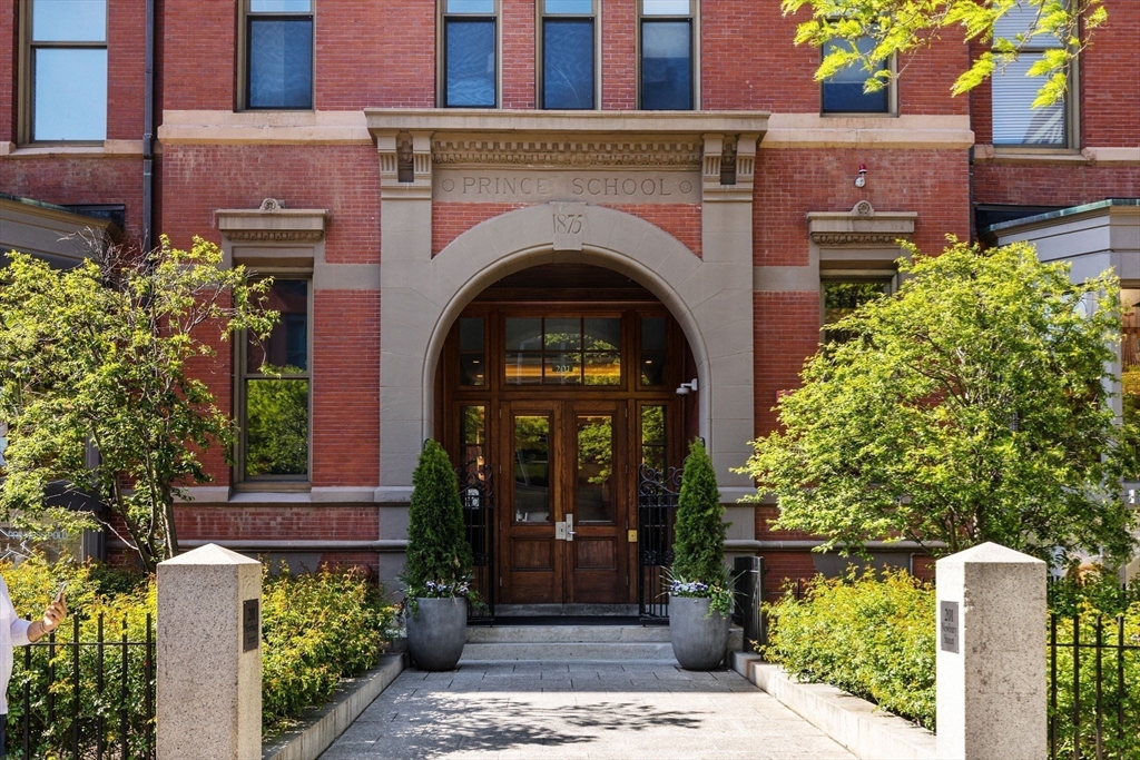 201 Newbury St # 308