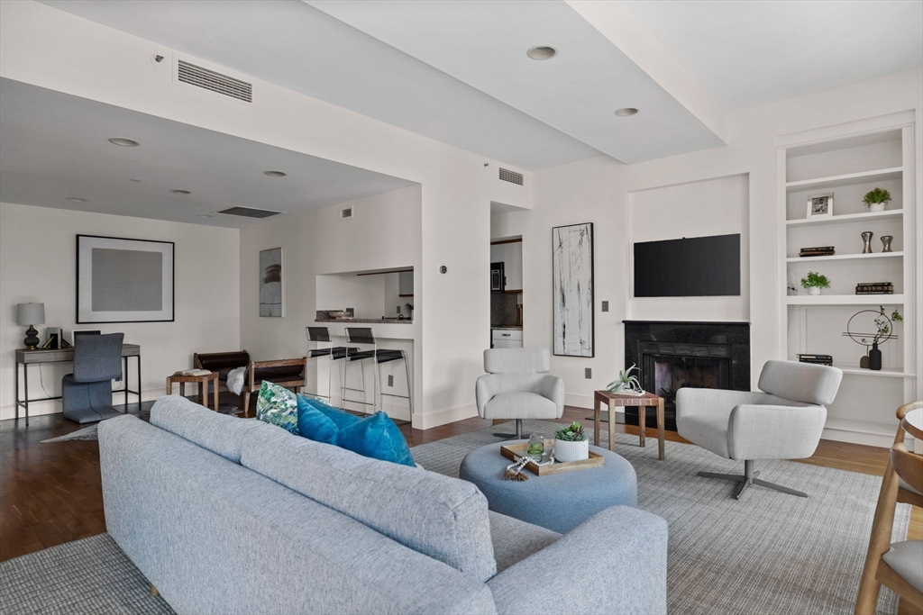 201 Newbury St # 308