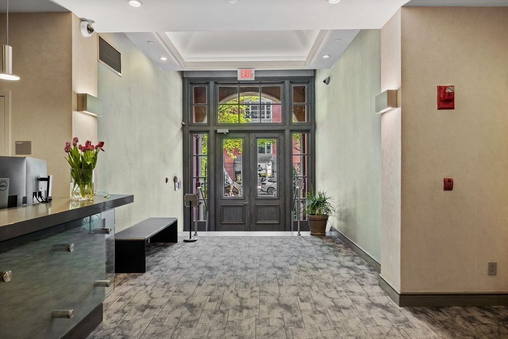 201 Newbury St # 308