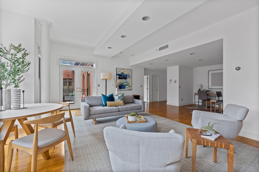201 Newbury St # 308
