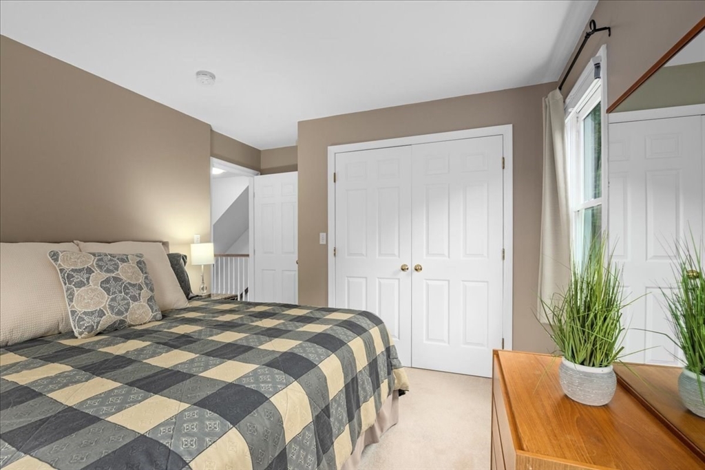 14 Vanessa Dr