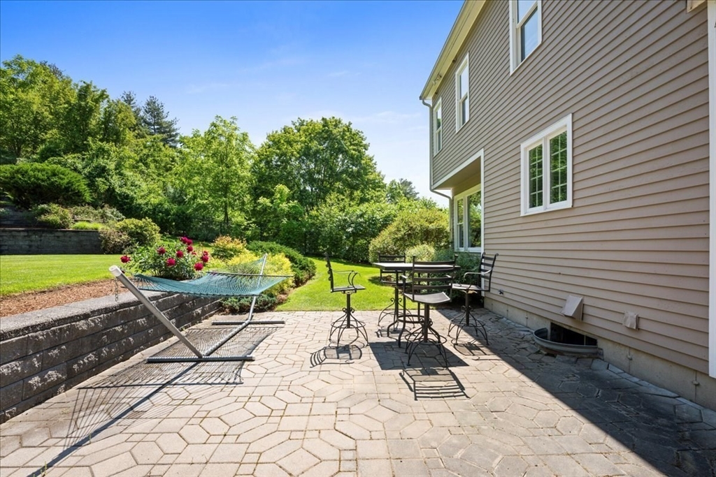 14 Vanessa Dr