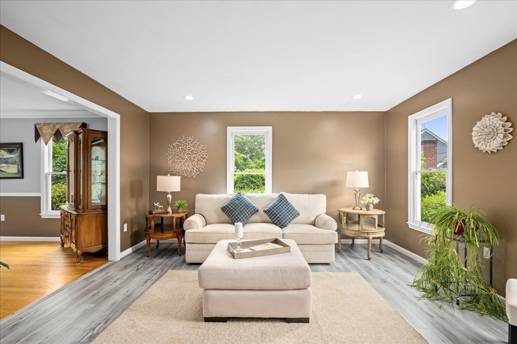 14 Vanessa Dr
