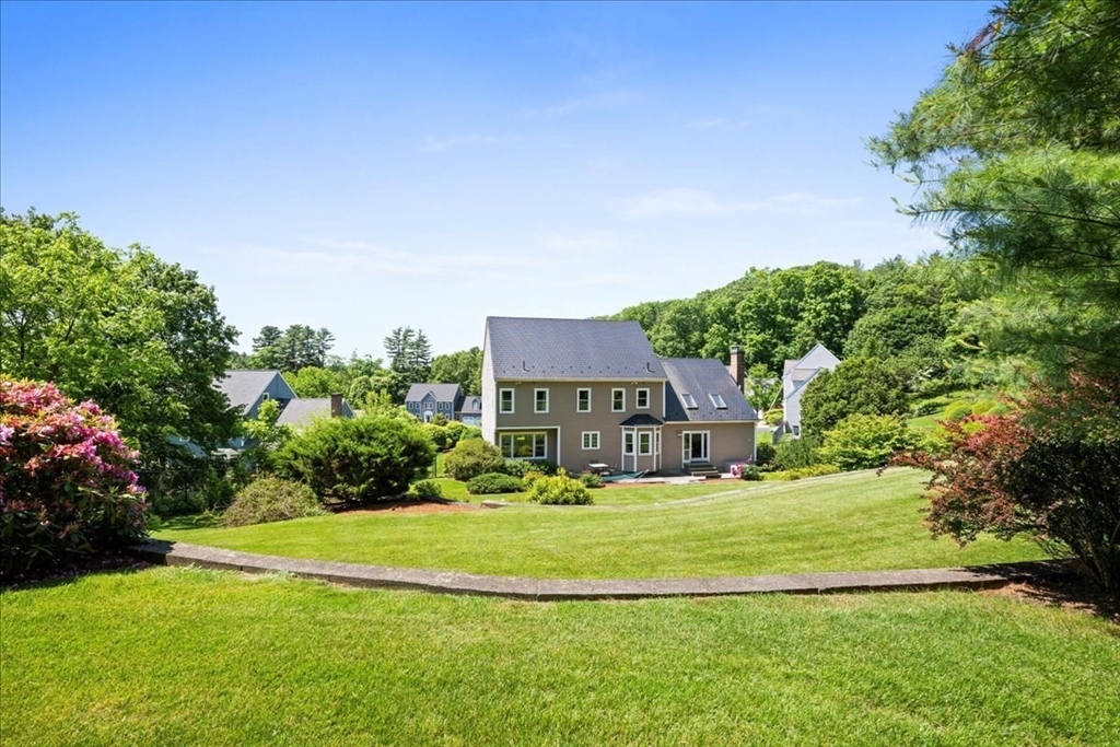 14 Vanessa Dr