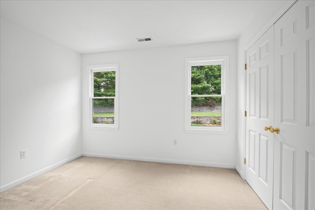 14 Vanessa Dr