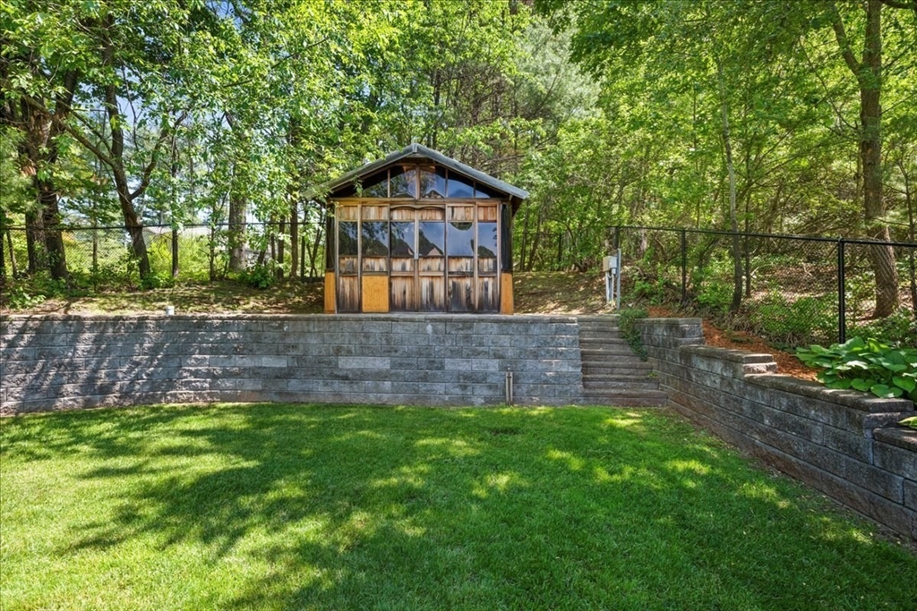 14 Vanessa Dr