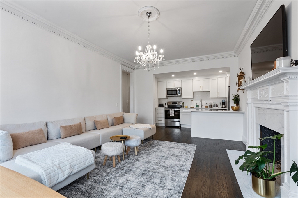 373 Commonwealth Ave # 402