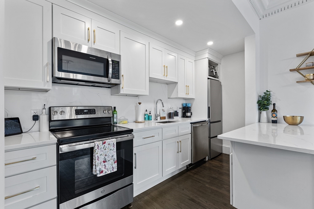 373 Commonwealth Ave # 402